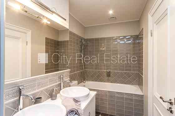 Мансарда, окна выходят в обе стороны дома, количество спален 2 шт., kоличество Rīga