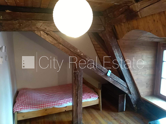 Mansards, logi vērsti mājas abās pusēs, guļamistabu skaits 2 gab., vannas istabu skaits 1 Rīga - foto 19