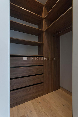 Privātmāja, jaunceltne, pagalma ēka, labiekārtots apzaļumots pagalms, bruģēts piebraucamais Jūrmala - foto 8