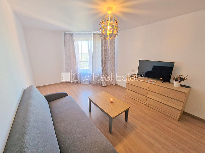 Fasādes māja, vieta automašīnai, objektu apsargā fiziskā apsardze, ieeja no pagalma, ir Rīga - foto 14