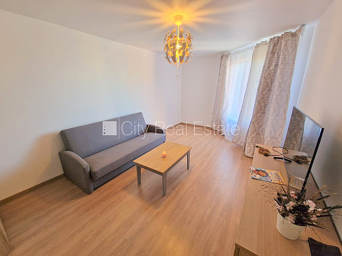 Fasādes māja, vieta automašīnai, objektu apsargā fiziskā apsardze, ieeja no pagalma, ir Rīga - foto 17