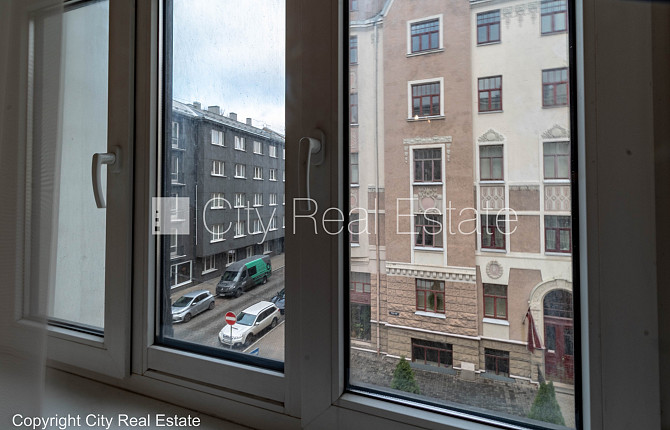 Fasādes māja, renovēta māja, slēgts pagalms, ieeja no ielas un pagalma, ir lifts, kāpņu Rīga - foto 2