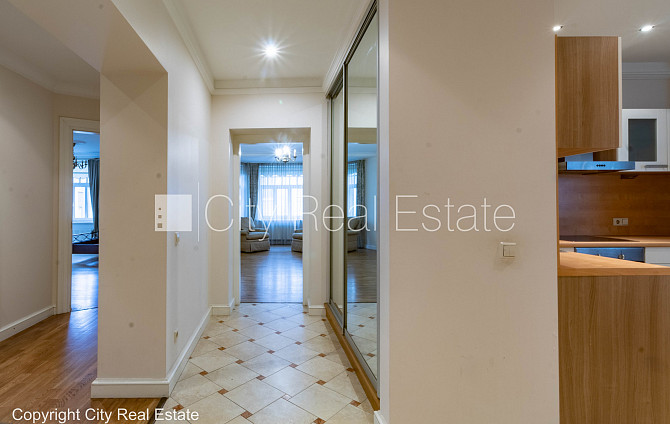 Fasādes māja, renovēta māja, slēgts pagalms, ieeja no ielas un pagalma, ir lifts, kāpņu Rīga - foto 5