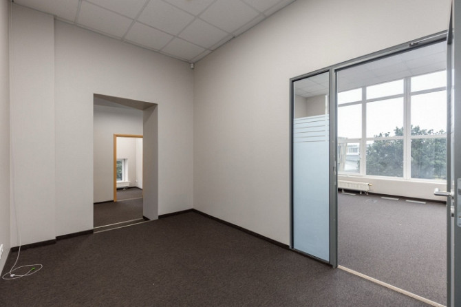 Сдаются светлые офисные помещения в ухоженном здании с большими панорамными Рига - изображение 6