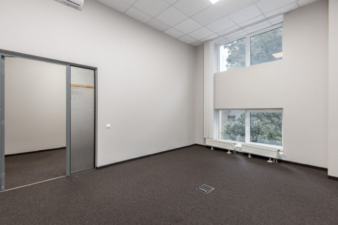 Сдаются светлые офисные помещения в ухоженном здании с большими панорамными Рига - изображение 8