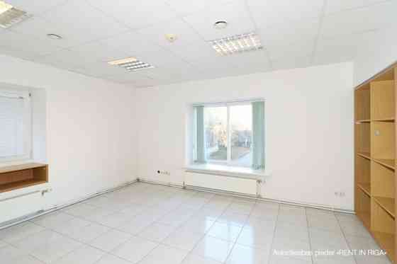 Аренда офиса на Югле, улица Мурьяню.  Плата за обслуживание включена в арендную Rīga
