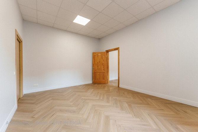 kvalitatīvi biroji pašā Rīgas centrā Dzirnavu ielā.  + Fiziskā apsardze 24h diennaktī. + Rīga - foto 4