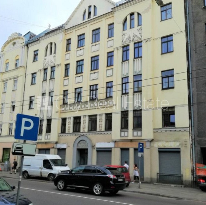 Fasādes māja, renovēta māja, slēgta teritorija, teritorijas iebrauktuves vārti aprīkoti ar Rīga - foto 17