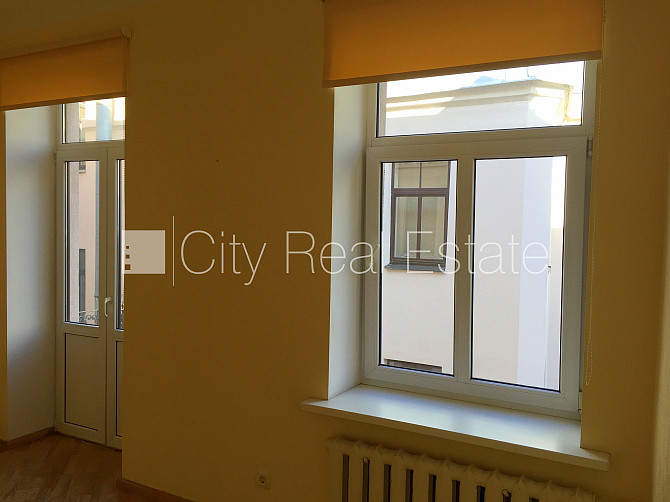 Fasādes māja, renovēta māja, slēgta teritorija, teritorijas iebrauktuves vārti aprīkoti ar Rīga - foto 7