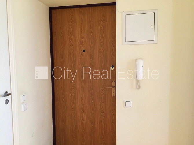 Fasādes māja, renovēta māja, slēgta teritorija, teritorijas iebrauktuves vārti aprīkoti ar Rīga - foto 15