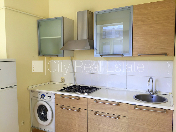 Fasādes māja, renovēta māja, slēgta teritorija, teritorijas iebrauktuves vārti aprīkoti ar Rīga - foto 10