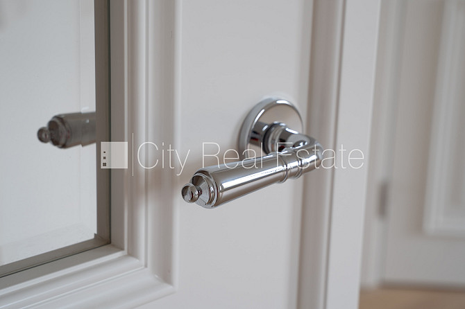 Фасадный дом, лифт, лестничная клетка после косметического ремонта, одна Рига - изображение 11