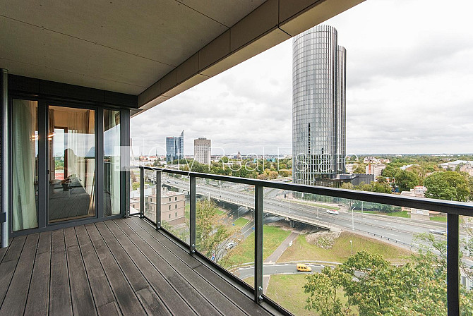 Fasādes māja, vieta vairākām automašīnām, līdz bērnu spēļu laukumam 50 m, logi vērsti Rīga - foto 13