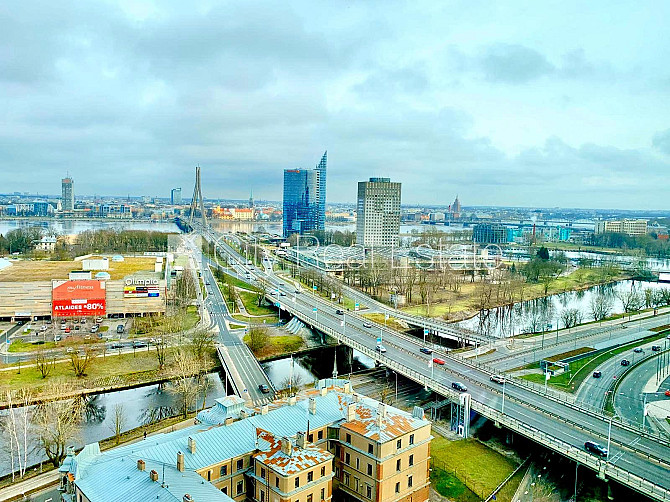 Fasādes māja, vieta vairākām automašīnām, līdz bērnu spēļu laukumam 50 m, logi vērsti Rīga - foto 20