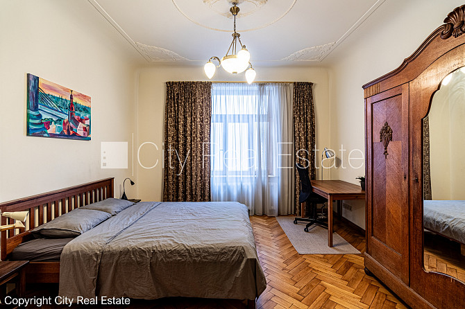 Fasādes māja, renovēta māja, ieeja no pagalma, ir lifts, kāpņu telpa pēc kapitālā remonta, Rīga - foto 6