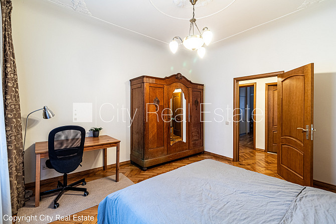 Fasādes māja, renovēta māja, ieeja no pagalma, ir lifts, kāpņu telpa pēc kapitālā remonta, Rīga - foto 9