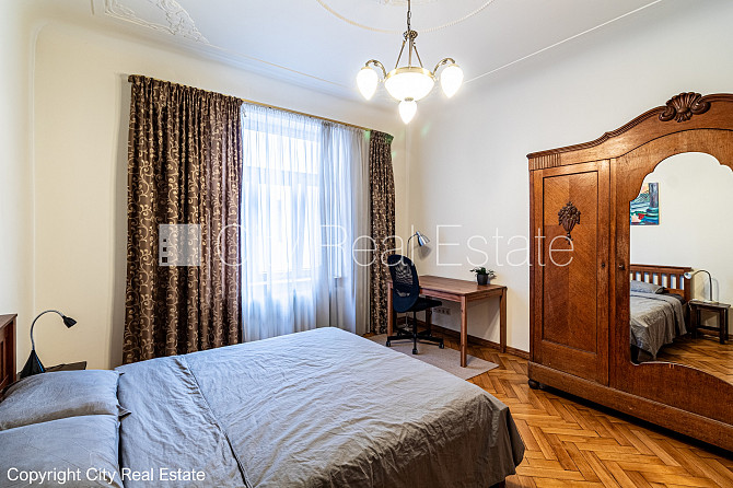 Fasādes māja, renovēta māja, ieeja no pagalma, ir lifts, kāpņu telpa pēc kapitālā remonta, Rīga - foto 8