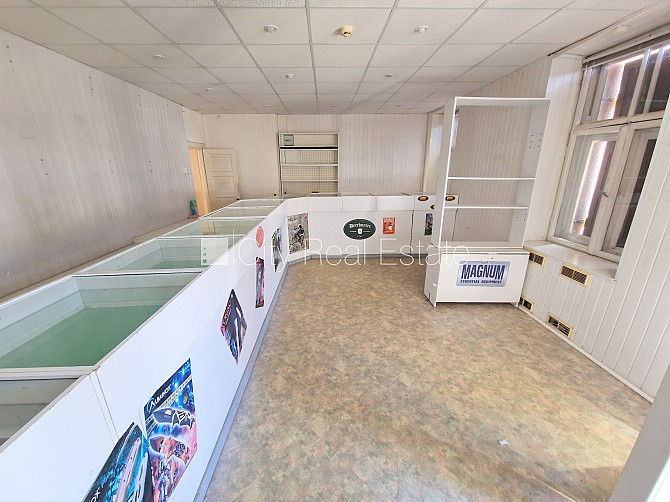 Zeme īpašumā, fasādes māja, labiekārtots apzaļumots pagalms, bezmaksas stāvvieta pagalmā, Rīga - foto 2