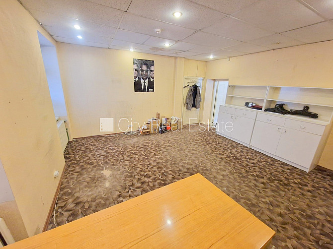 Zeme īpašumā, fasādes māja, labiekārtots apzaļumots pagalms, bezmaksas stāvvieta pagalmā, Rīga - foto 15