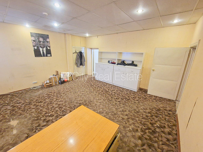 Zeme īpašumā, fasādes māja, labiekārtots apzaļumots pagalms, bezmaksas stāvvieta pagalmā, Rīga - foto 13