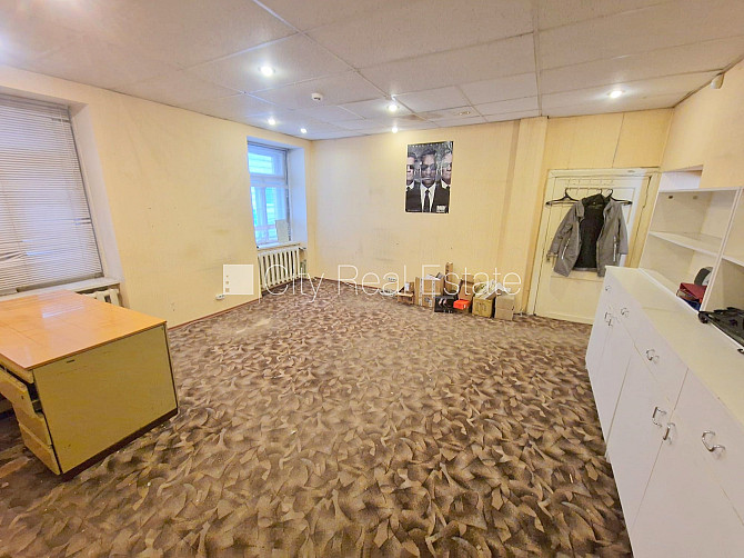 Zeme īpašumā, fasādes māja, labiekārtots apzaļumots pagalms, bezmaksas stāvvieta pagalmā, Rīga - foto 14