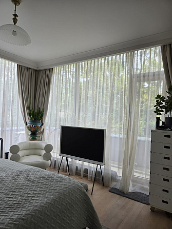 Jaunceltne, slēgts pagalms, apzaļumota teritorija ar jaunu kokaugu stādījumiem, ir lifts, Jūrmala - foto 6