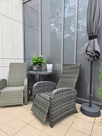 Jaunceltne, slēgts pagalms, apzaļumota teritorija ar jaunu kokaugu stādījumiem, ir lifts, Jūrmala - foto 11