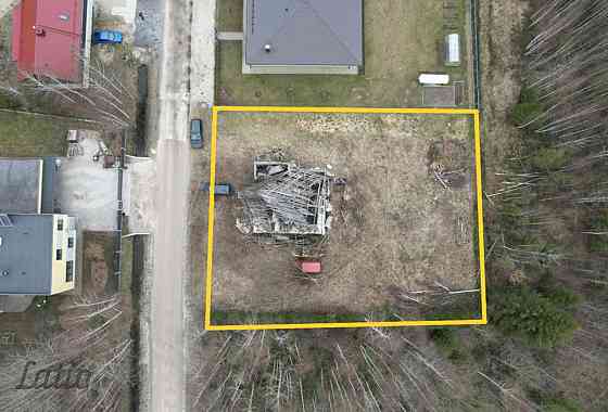 Īpašums privātmājas būvniecībai Jaunsauriešu centrā
Tiek pārdots regulāras formas zemesgabals klusā  Salaspils