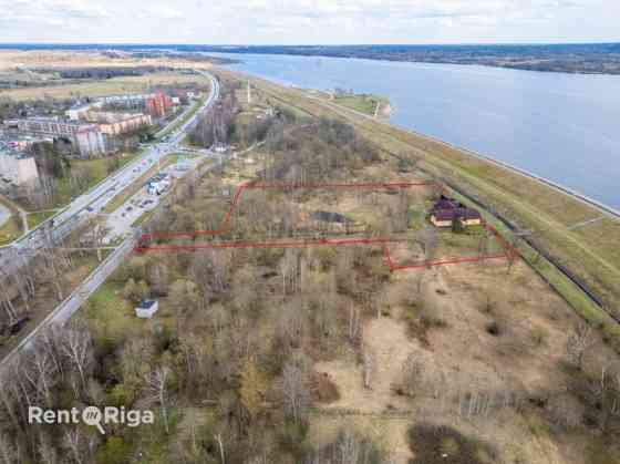For sale: a 3-story private house in Salaspils by the Daugava River with a 2.3 ha plot of land.  The Salaspils
