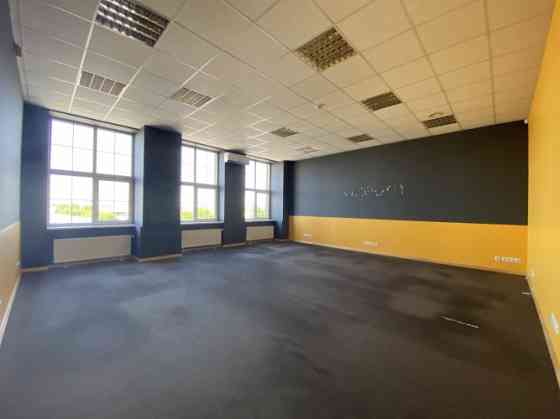 Сдается помещение на ВЭФЕ.  + Помещение сдается с полной отделкой, но по желанию Rīga