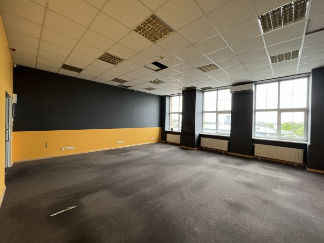 Iznomā telpu VEF'ā.  + Telpa tiek iznomāta ar pilnu apdari, bet pēc klienta velmes var Rīga - foto 4