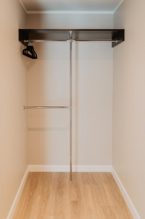 Ilgtermiņā tiek izīrēti ekskluzīvi, moderni lofta stila divu līmeņu apartamenti jaunā rindu Jelgava un novads - foto 7