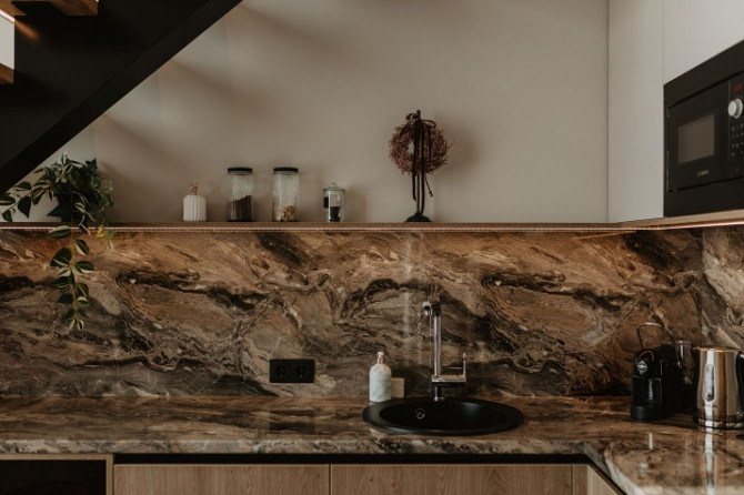 Ilgtermiņā tiek izīrēti ekskluzīvi, moderni lofta stila divu līmeņu apartamenti jaunā rindu Jelgava un novads - foto 4