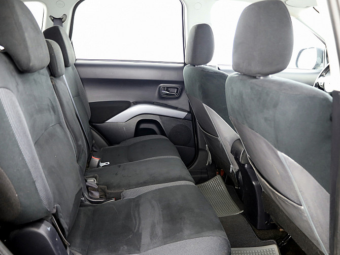 Mitsubishi Outlander Comfort 4x4 ATM 2.4 125kW Tallina - foto 7