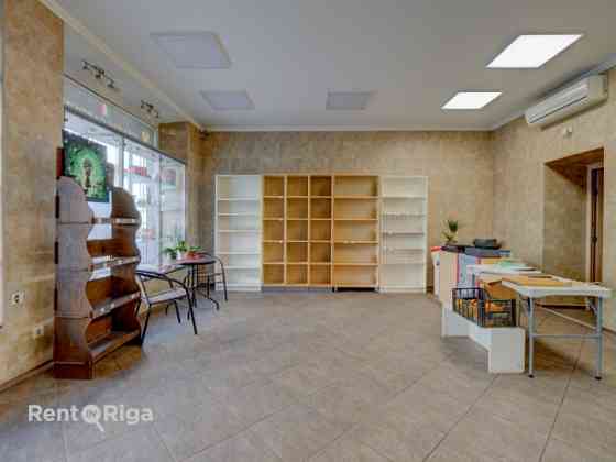 КОММЕРЧЕСКИЕ ПОМЕЩЕНИЯ В АРЕНДУ В ЦЕНТРЕ, УЛИЦА БРУНИНИЕКУ (1 ЭТАЖ)  Сдаются в Рига
