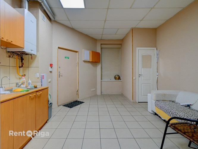 КОММЕРЧЕСКИЕ ПОМЕЩЕНИЯ В АРЕНДУ В ЦЕНТРЕ, УЛИЦА БРУНИНИЕКУ (1 ЭТАЖ)  Сдаются в Рига - изображение 8