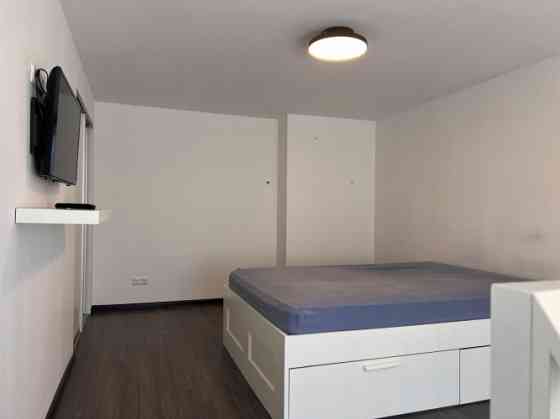 Сдаётся современная двухуровневая квартира в стиле лофт с высокими потолками и Rīga