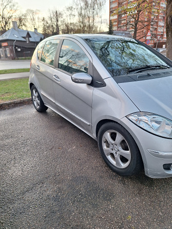 Pārdodu Mercedes-Benz A 180 2005. gada izlaiduma automašīnu sudraba krāsā ar mehānisko... Рига - изображение 3