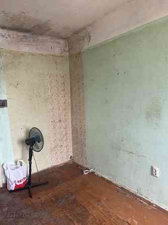 Pārdod remontējamu dzīvokli Āgenskalna centrālajā daļā.
Ķieģeļu māja, augšējais stāvs.
Mājā mainīti  Рига