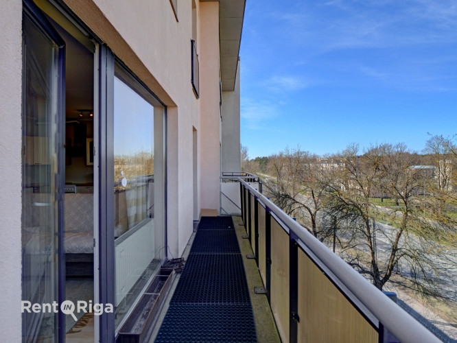 Pārdošanā tiek piedāvāts gaišs, plašs un funkcionāli pārdomāts 3 istabu dzīvoklis Rīga - foto 6