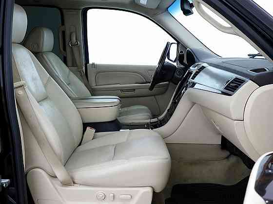Cadillac Escalade Luxury LPG ATM 6.2 301kW Tallina