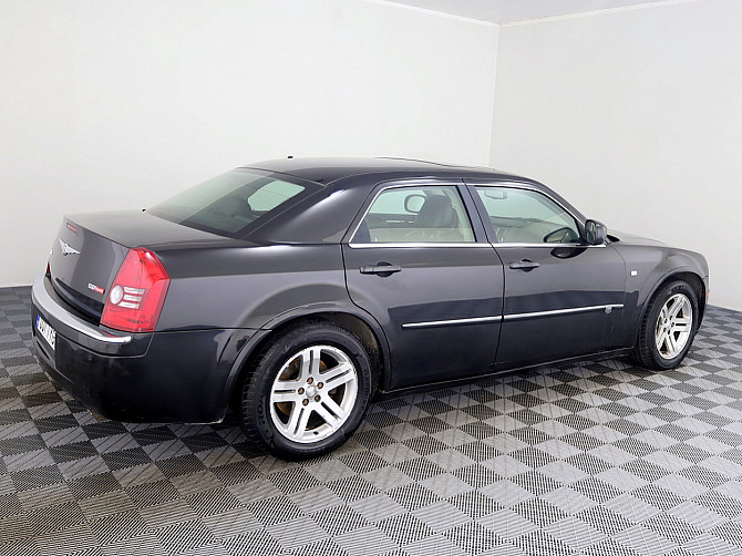 Chrysler 300 C SRT Design 3.0 CRD 155kW Tallina - foto 3