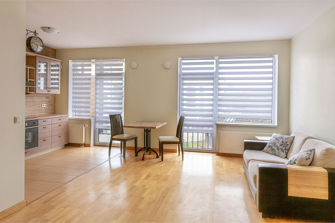 2 istabu dzīvoklis Mežaciems projektā ar balkonu.
Izīrē gaišu, siltu un mājīgu 2 istabu dzīvokli... Рига - изображение 3