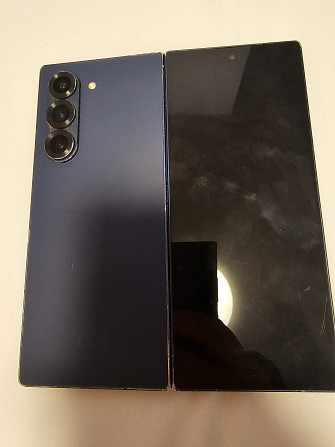 Labdien pardodu samsung fold 6, pirkts 1 gadu atpakal. ir skrapejumi uz korpusa un priekseja... Rīga - foto 1