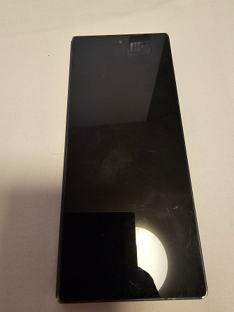 Labdien pardodu samsung fold 6, pirkts 1 gadu atpakal. ir skrapejumi uz korpusa un priekseja... Rīga - foto 5