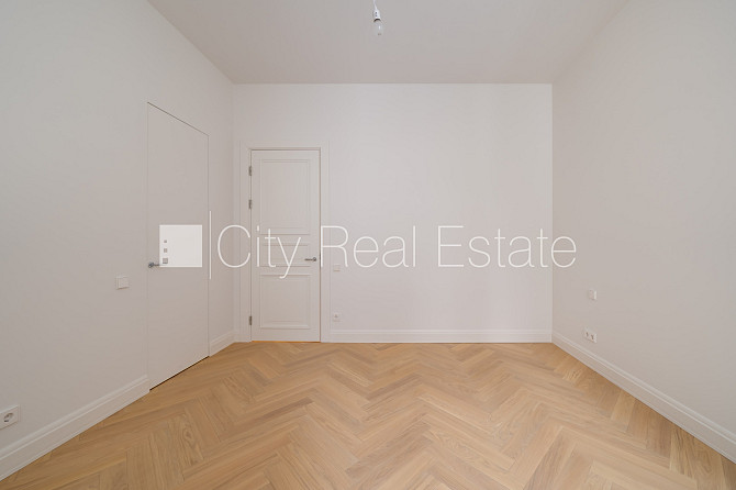 Fasādes māja, renovēta māja, labiekārtots apzaļumots pagalms, ieeja no ielas, ir lifts, Rīga - foto 15