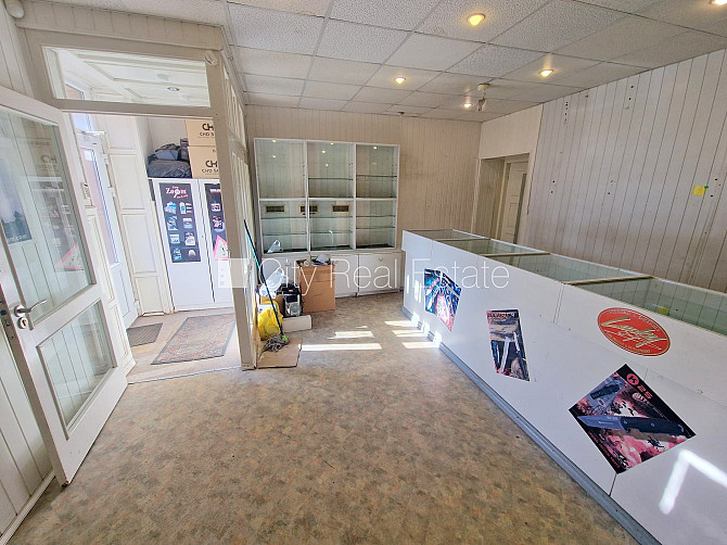 Fasādes māja, renovēta māja, ieeja no ielas, logi vērsti uz ielas pusi, halle, palīgtelpa, Rīga - foto 7