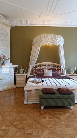Земля в собственности, фасадный дом, благоустроенный озеленённый двор, Рига - изображение 7