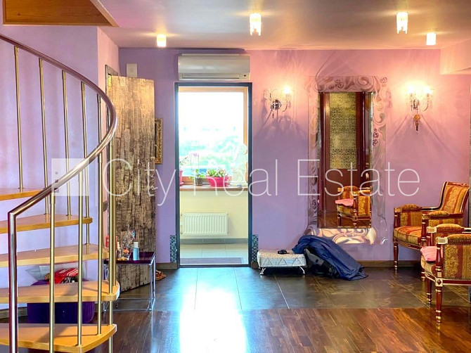 Fasādes māja, restaurēta māja, ieeja no ielas un pagalma, ir lifts, balkons, logi vērsti Rīga - foto 16