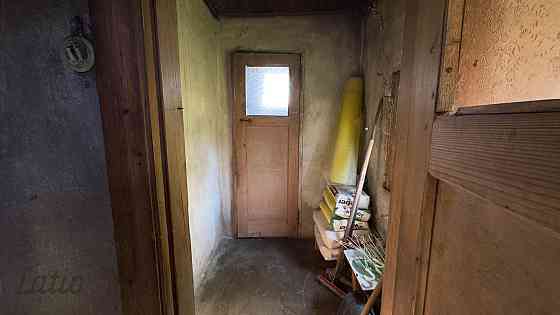 Pārdod četru istabu dzīvokli Viesītē, Raiņa ielā 55. Nekustamais īpašums sastāv no plašām dzīvojamām Jēkabpils un novads